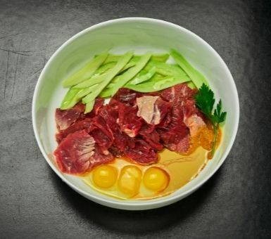 ?מה זה מזון טבעי לכלבים